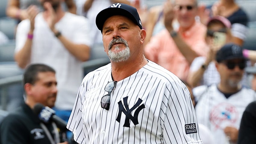 ex yankees great david wells keith olbermann spar over bud light slight