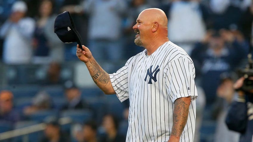 ex yankees pitcher david wells defends bud light stance says americans should stand for national anthem