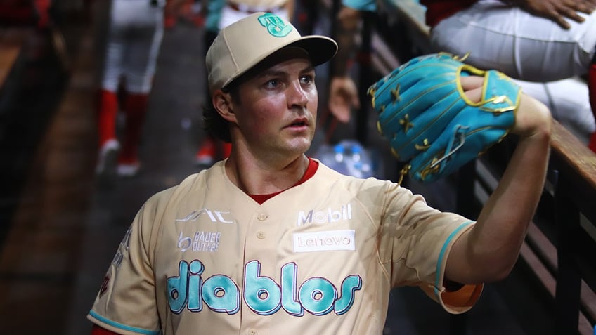 Trevor Bauer in Mexico