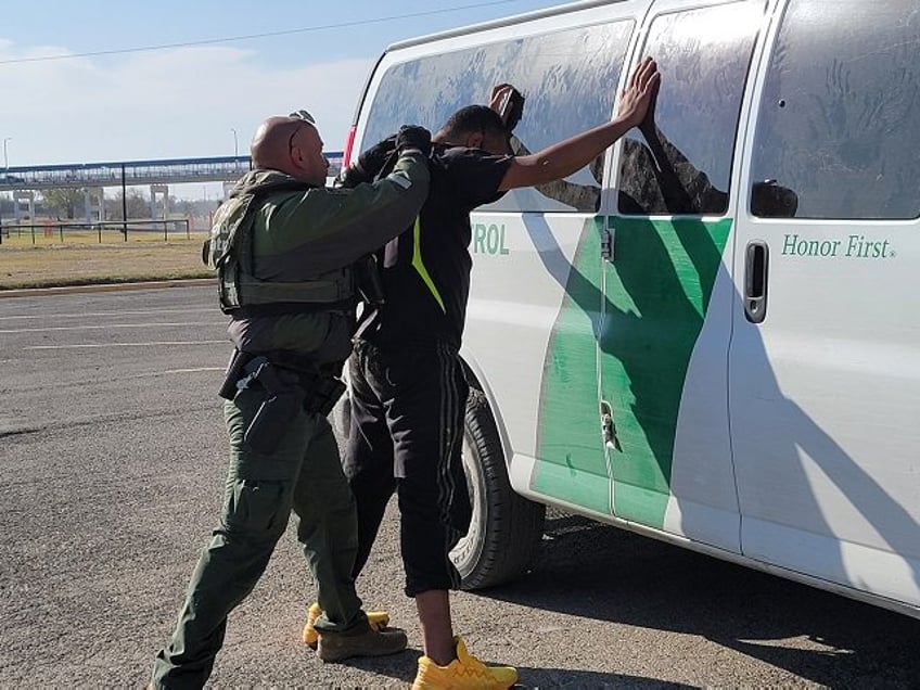 exclusive 11 middle eastern migrants found in texas border sector in one week