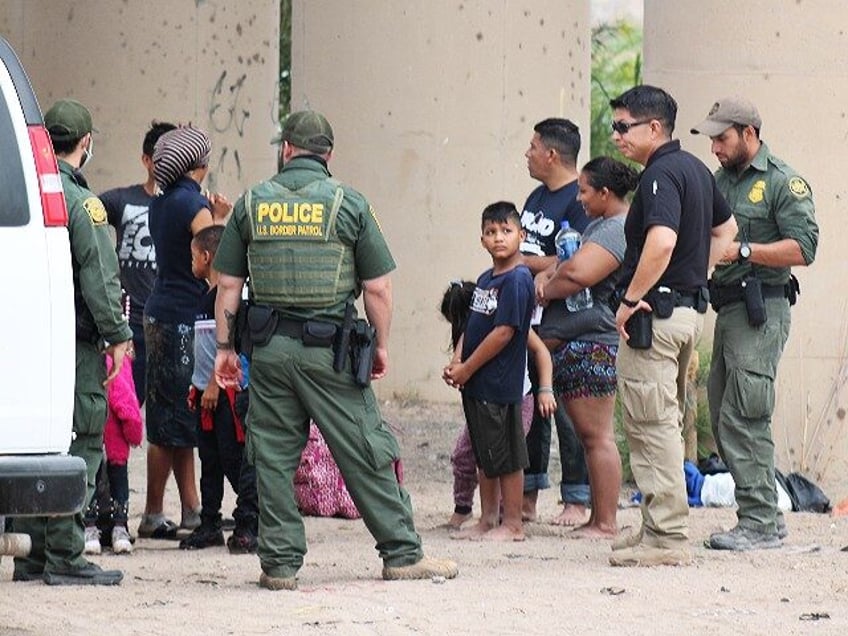 exclusive biden admin increases migrant releases as border policies crumble under another surge