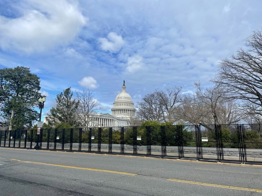 exclusive feds build a wall for joe bidens sotu address walls work