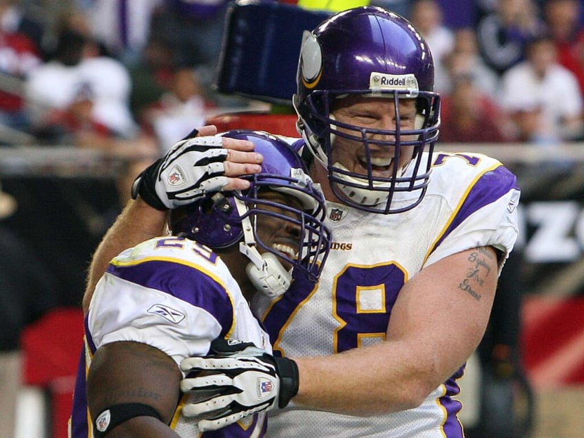 Matt Birk Vikings (Ross D. Franklin / Associated Press)