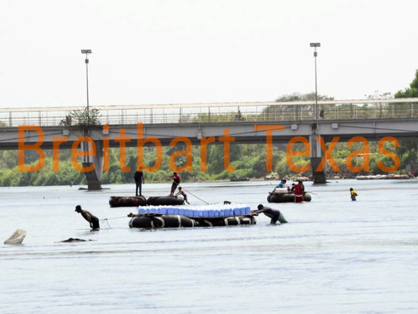 exclusive photos reveal large illegal crossings of goods at mexicos southern border