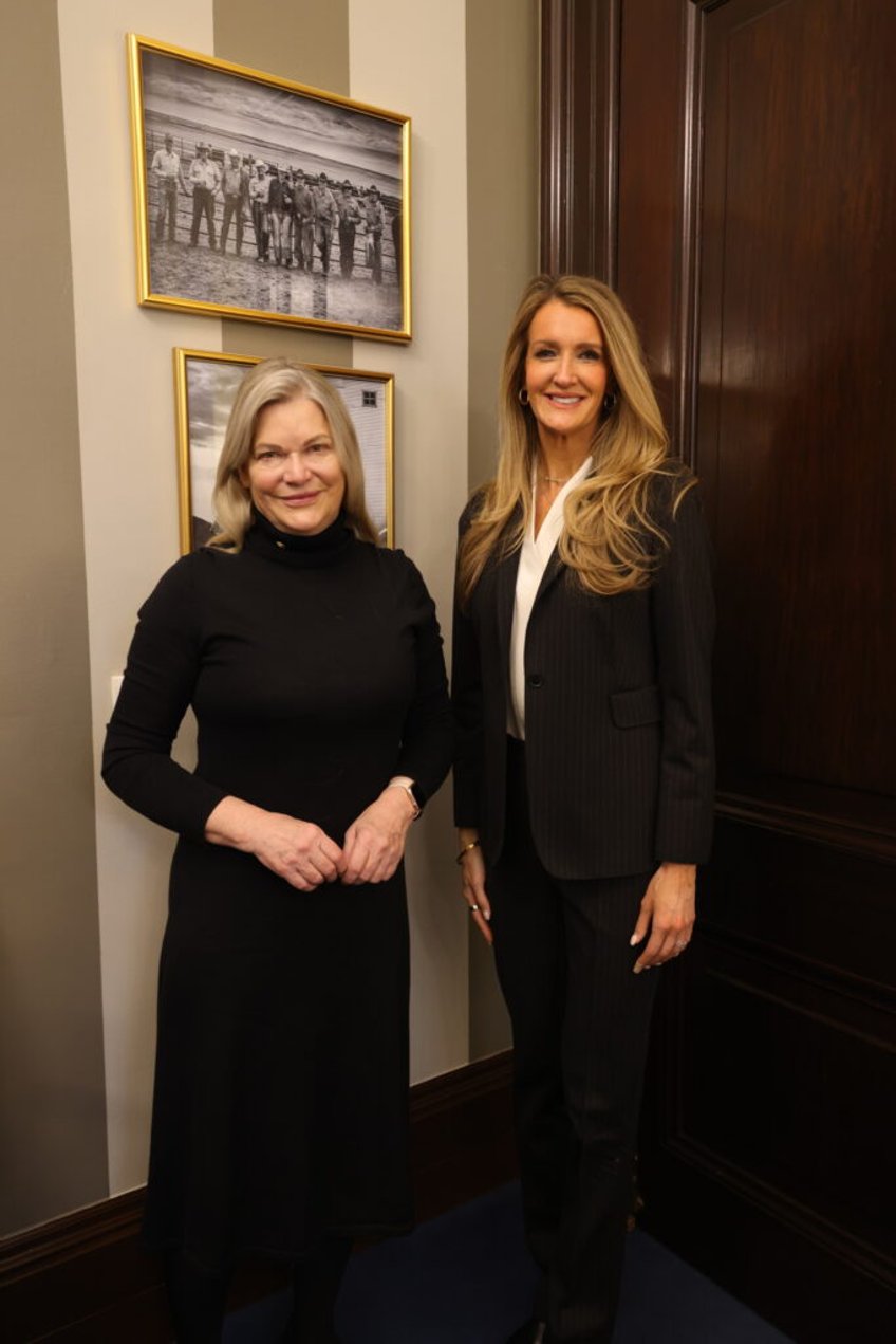 exclusive sen cynthia lummis small business admin nominee kelly loeffler an advocate for cryptocurrency industry proven business leader