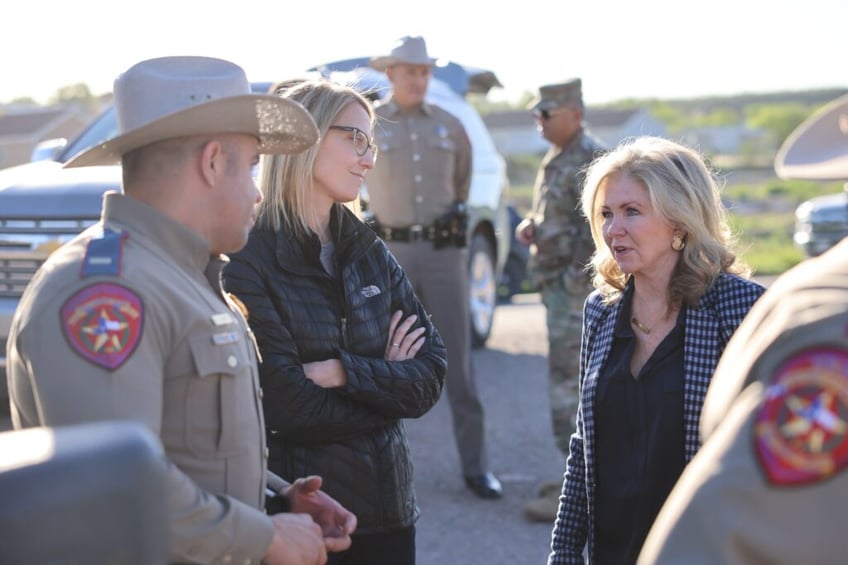 exclusive sen marsha blackburn at border walls work need barriers to stop flow of migrants into america