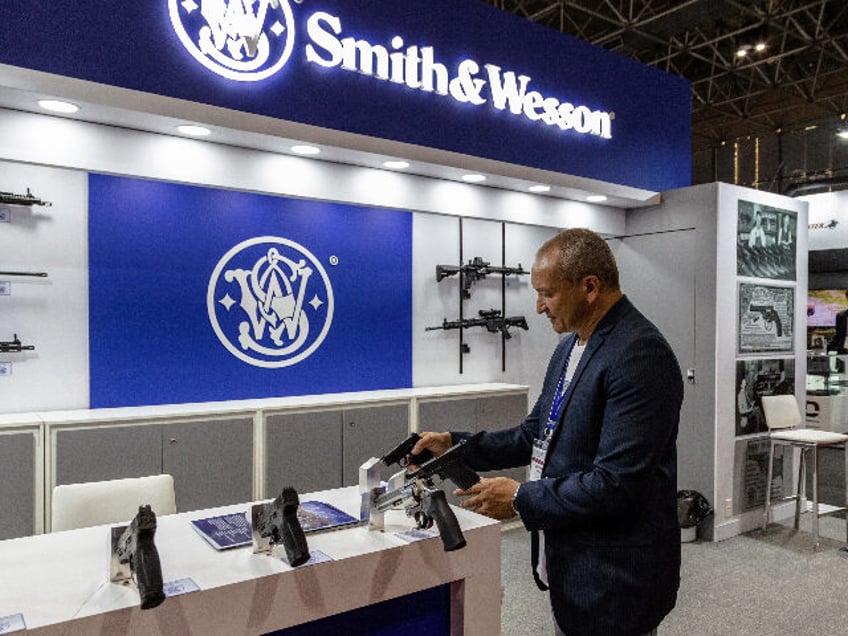 exclusive smith and wesson ceo mark smith responds to shareholders suing company over ar 15s