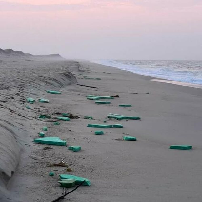 experiment gets an f minus nantucket residents fume over broken wind turbine blade polluting beaches