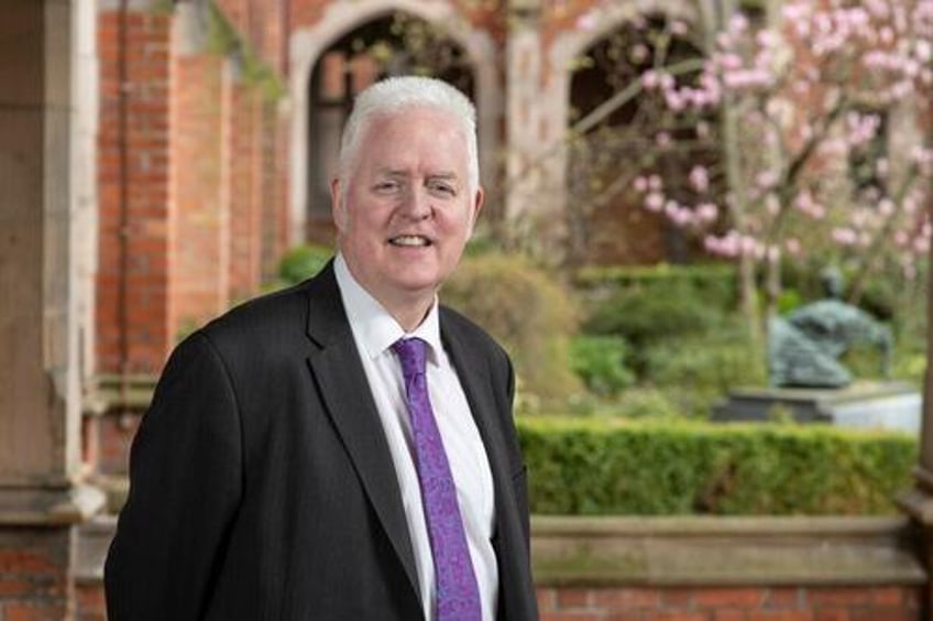 experts warn that uk cancer care system is at critical breaking point