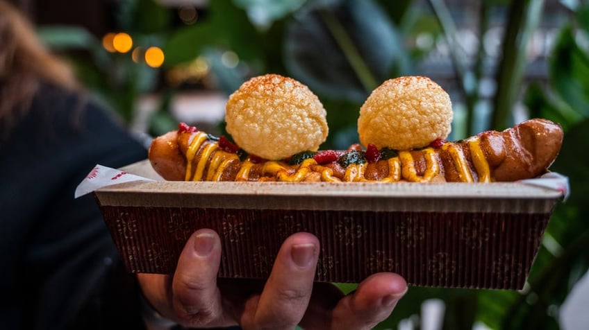 'Mumbai' hot dog made by chef with three Michelin stars