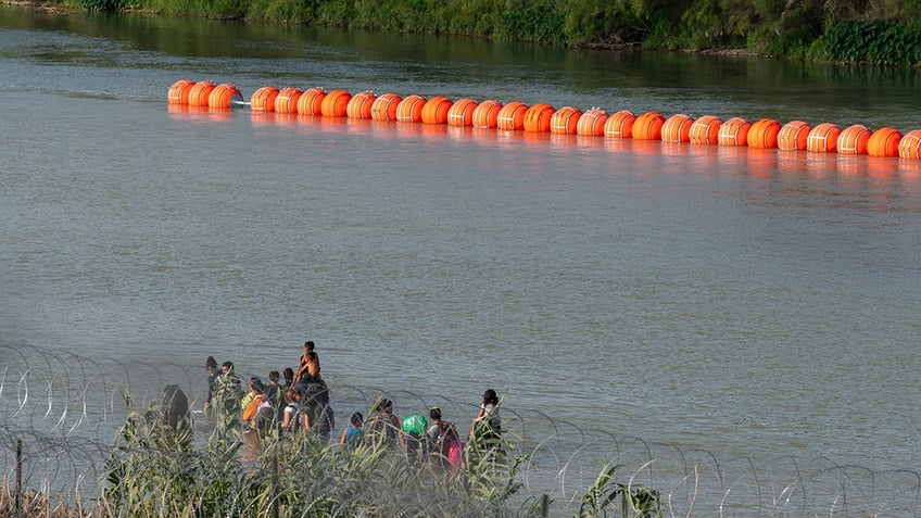 extraordinary danger greg abbott spotlights chinese nationals entering us mexico border