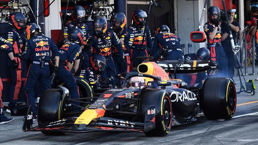 f1 champ max verstappen not happy with las vegas grand prix excess i dont like all the things around it