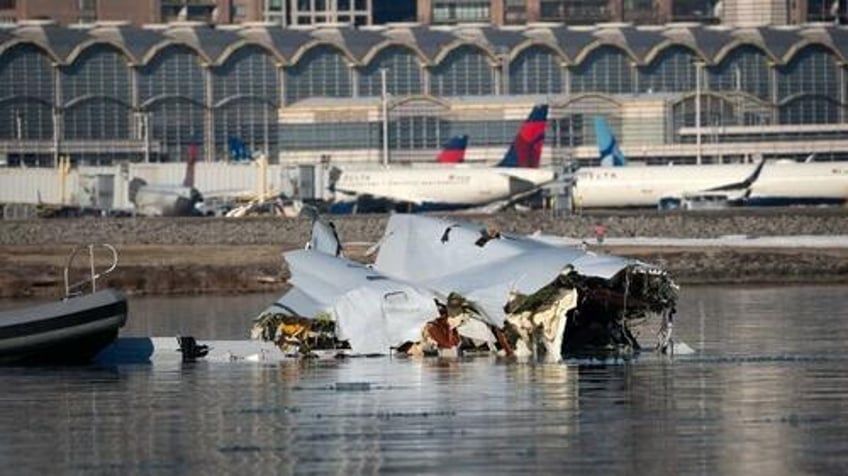 faa starts probe after two more near misses with army helicopter at washington reagan airport