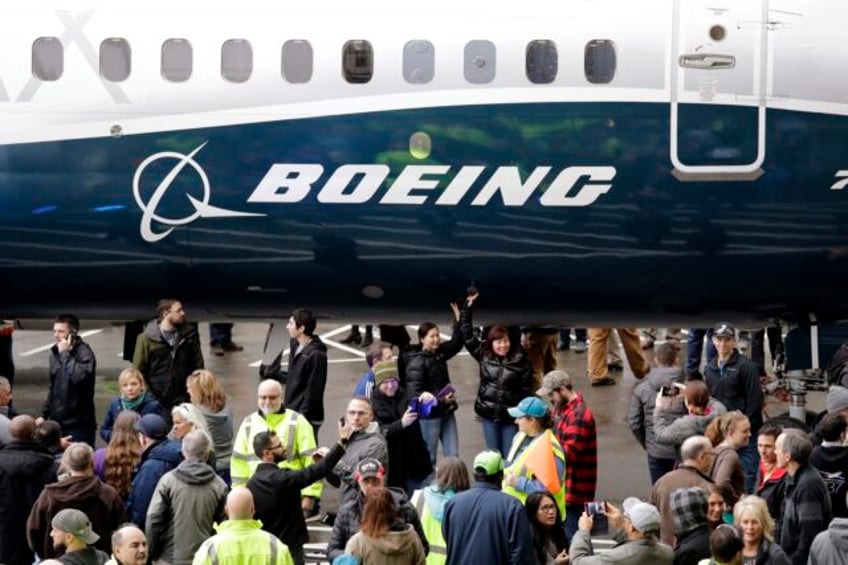 faa warns of safety hazard from overheating engine housing on boeing max jets during anti icing