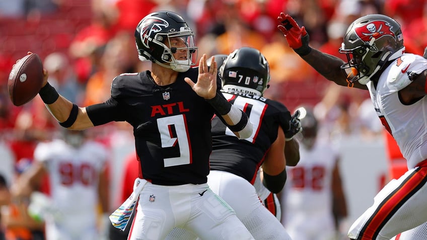 falcons make qb switch elevate taylor heinicke over desmond ridder vs vikings due to variables