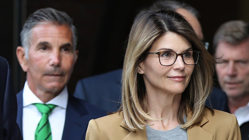 Felicity Huffman, Lori Loughlin Arrive At Boston Court For College Cheating Case