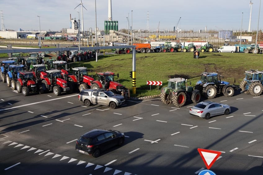 farmers blockade belgian ports in protest against green great reset rules