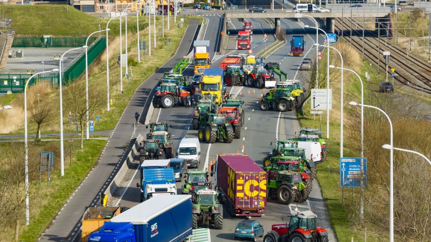 farmers blockade belgian ports in protest against green great reset rules