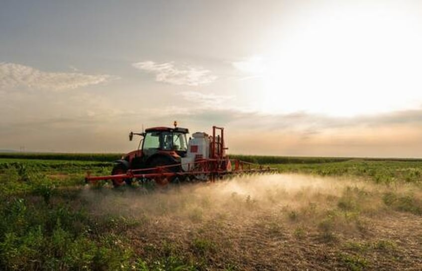 farming robot kills 200000 weeds per hour with lasers