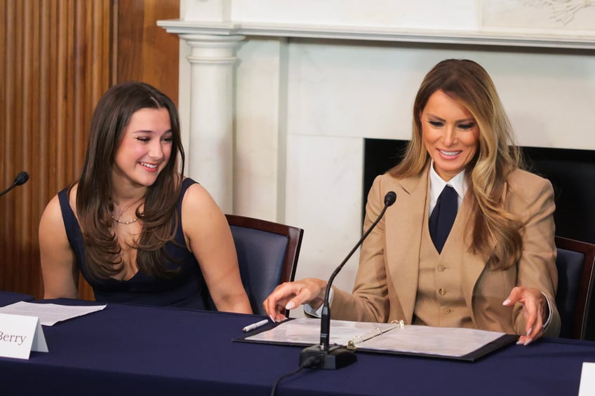 fashion notes melania trump gets down to business on capitol hill in ralph lauren suit