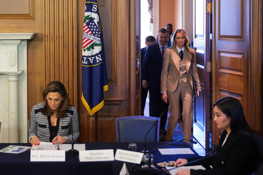 fashion notes melania trump gets down to business on capitol hill in ralph lauren suit