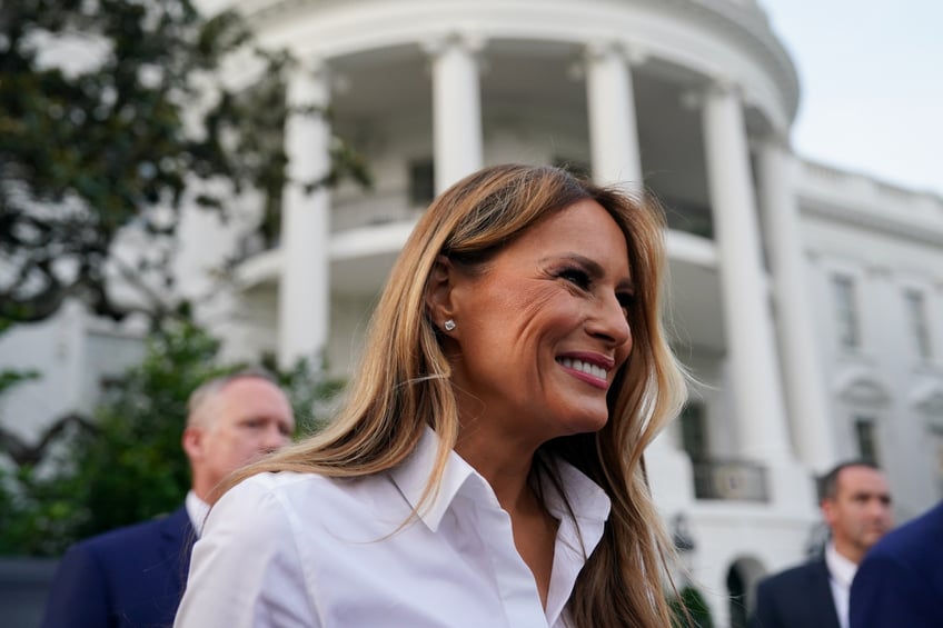 fashion notes melania trump hosts white house picnic in fuchsia dolce gabbana