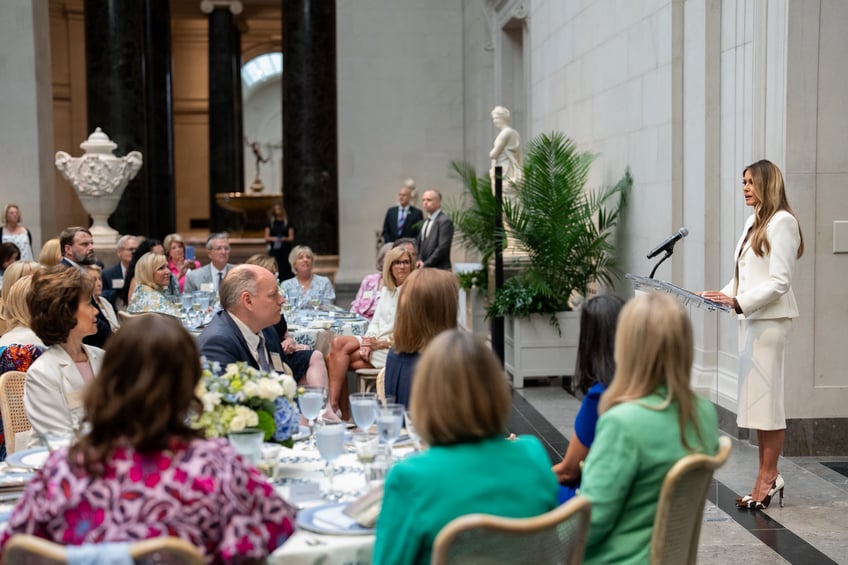 fashion notes melania trump is sophisticated in dolce gabbana suit manolo blahniks for annual luncheon
