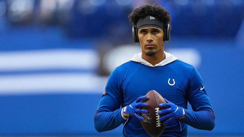 father of colts safety rodney thomas ii indicted over fatal shooting of bald eagle