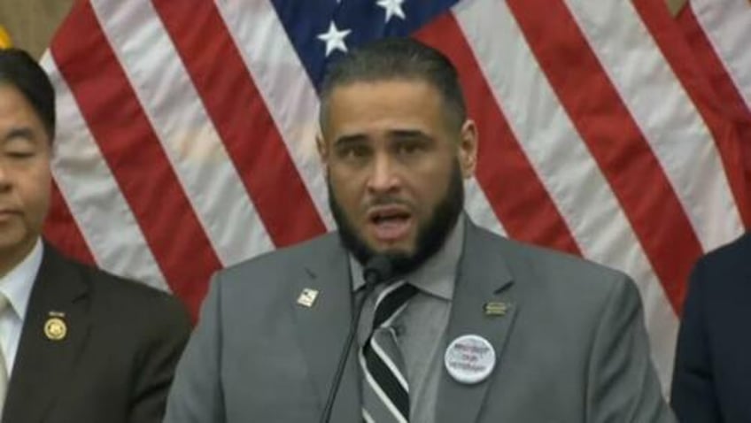 father of dc shooting suspect was democrats honored guest at trump congressional address