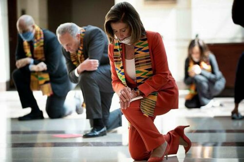 fbi agents who bent the knee to blm in iconic photo have been demoted