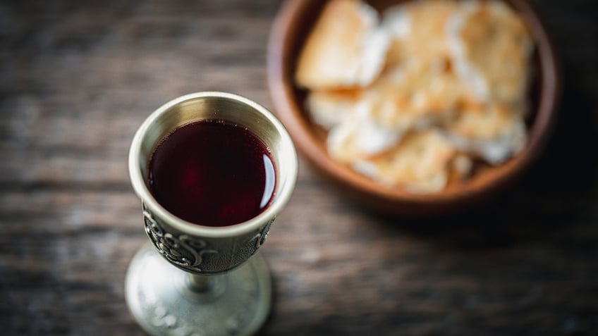 last supper bread and wine