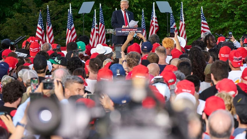 fed up bronx residents show up to support trump the bronx came out today heavy