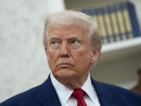 Federal appellate court temporarily reinstates tariffs
