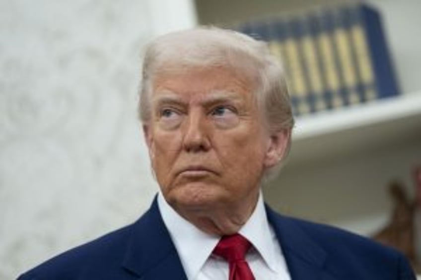 Federal appellate court temporarily reinstates tariffs