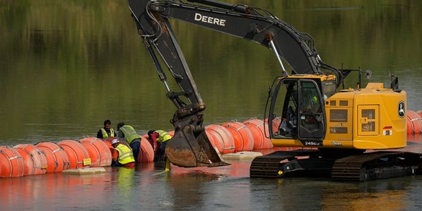 federal judge to decide whether texas can keep floating barrier on us mexico border