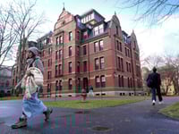 Federal officials to vet social media accounts of visa applicants heading to Harvard