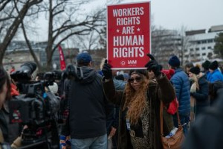 Federal workers, union members, supporters rally on Capitol Hill