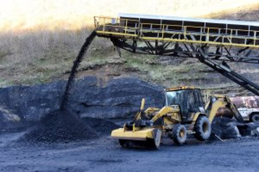 Feds approve modifying federal coal mining project in Montana