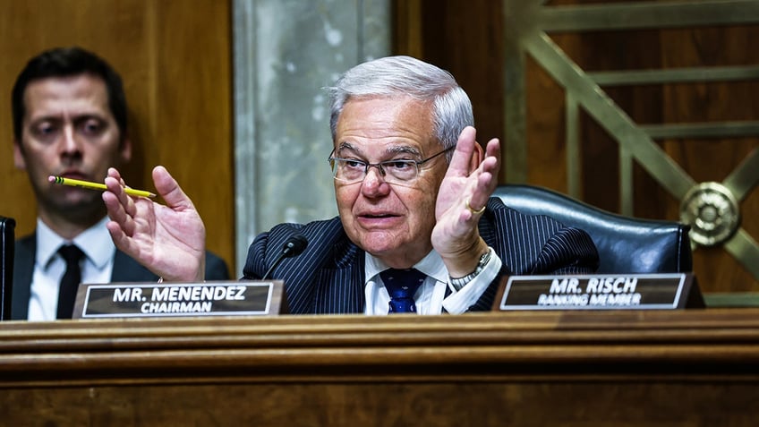 feds probing if dem sen menendez or wife accepted gold bars worth hundreds of thousands from felon report