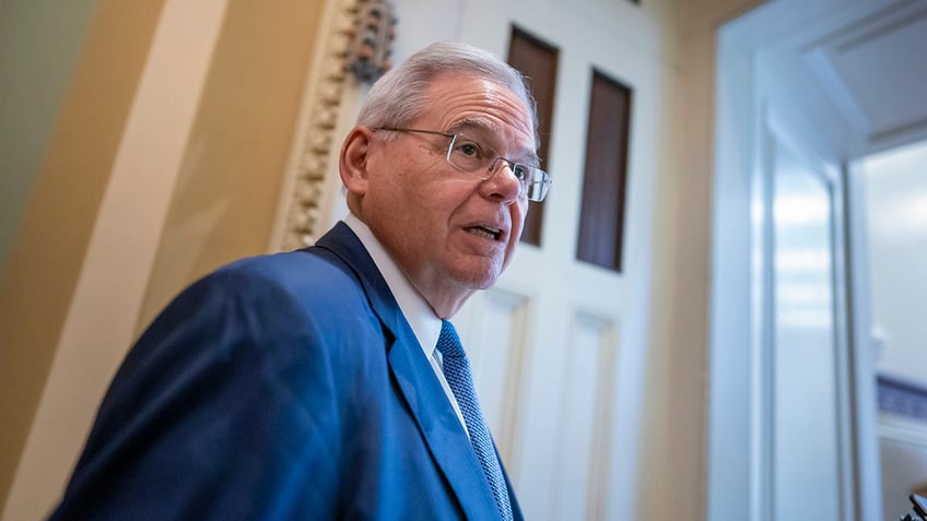 feds probing if dem sen menendez or wife accepted gold bars worth hundreds of thousands from felon report