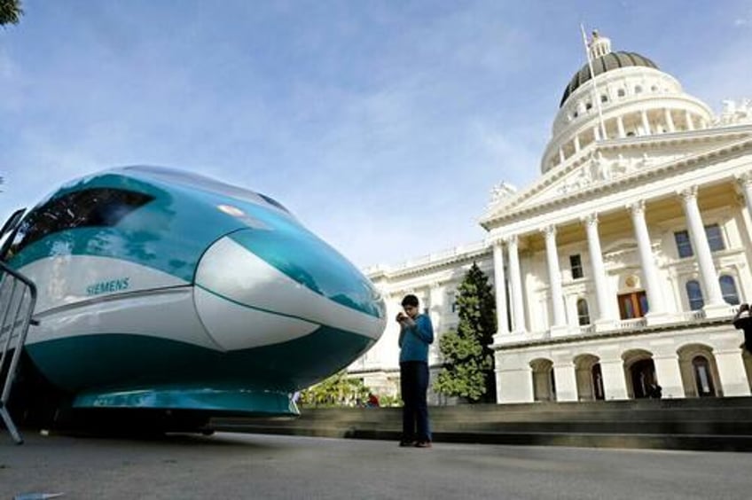 feds say california bullet train has no viable path threaten to pull 4 billion