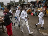 Fencing offers teens hope in impoverished Nairobi slum