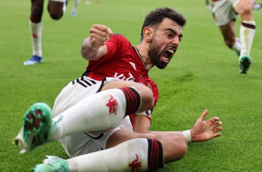 fernandes late winner rescues man utd eases pressure on ten hag