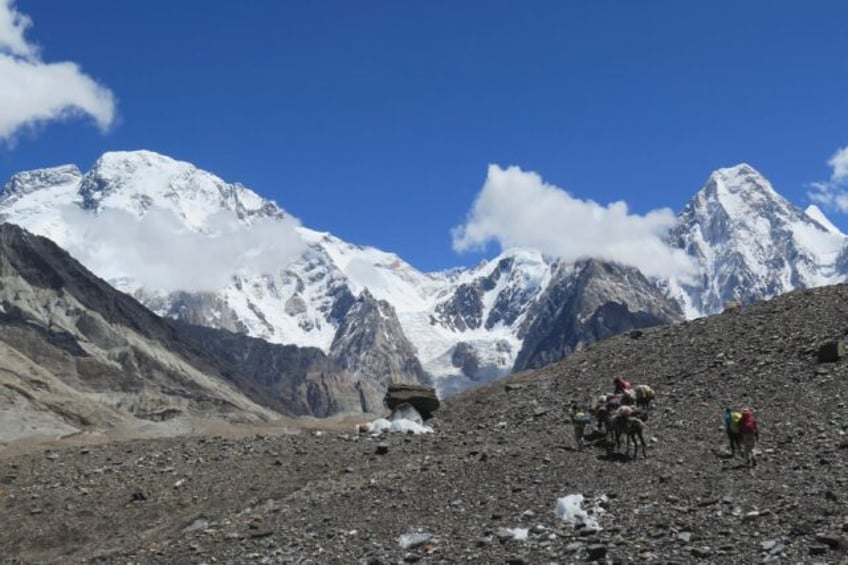 feted russian climber feared dead in fall from pakistan peak