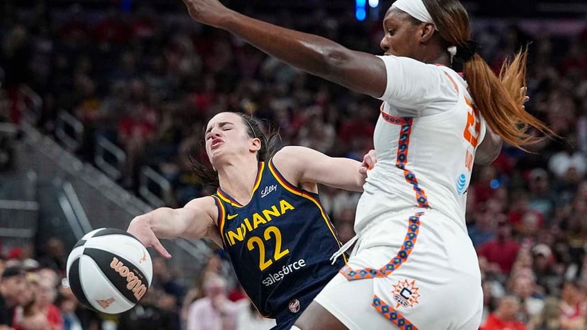 Caitlin Clark and Kariata Diaby