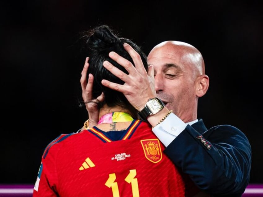 fifa suspends spanish coach over womens world cup kiss celebration