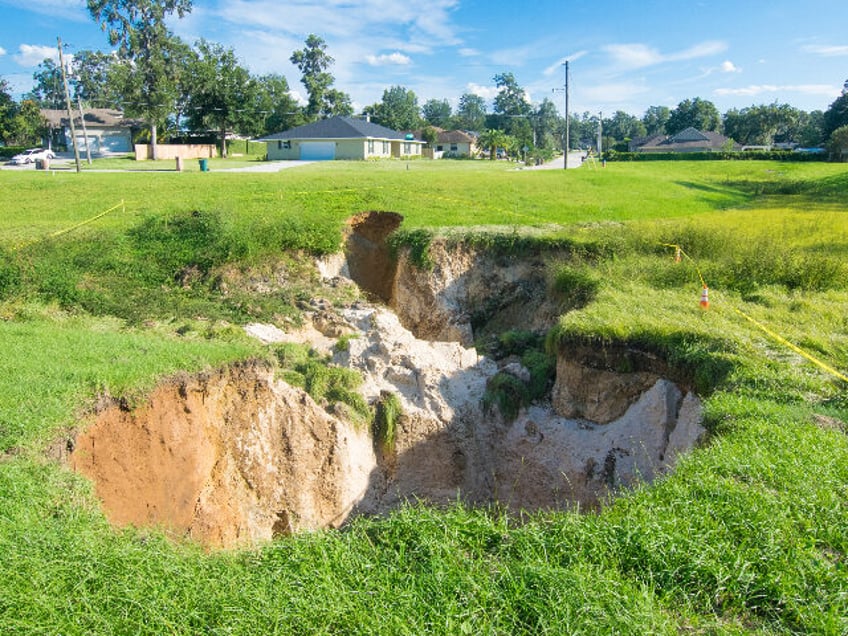 fifty foot wide sinkhole again opens up on florida property