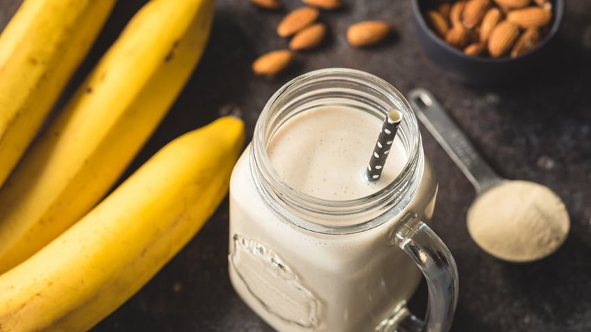 Banana almond smoothie