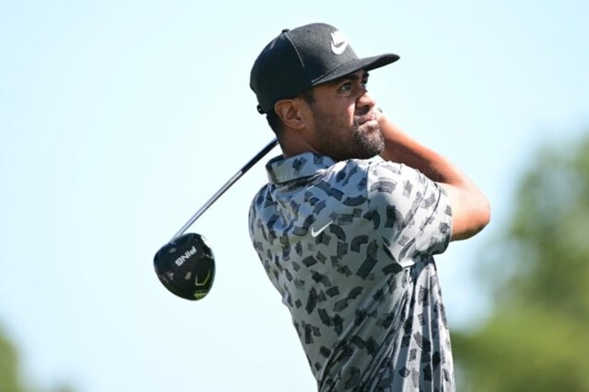American Tony Finau fired an eight-under par 62 to grab the second-round lead at the PGA H