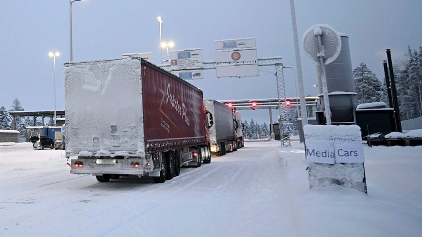 finland to close entire border with russia over concerns of organized migrant crossings